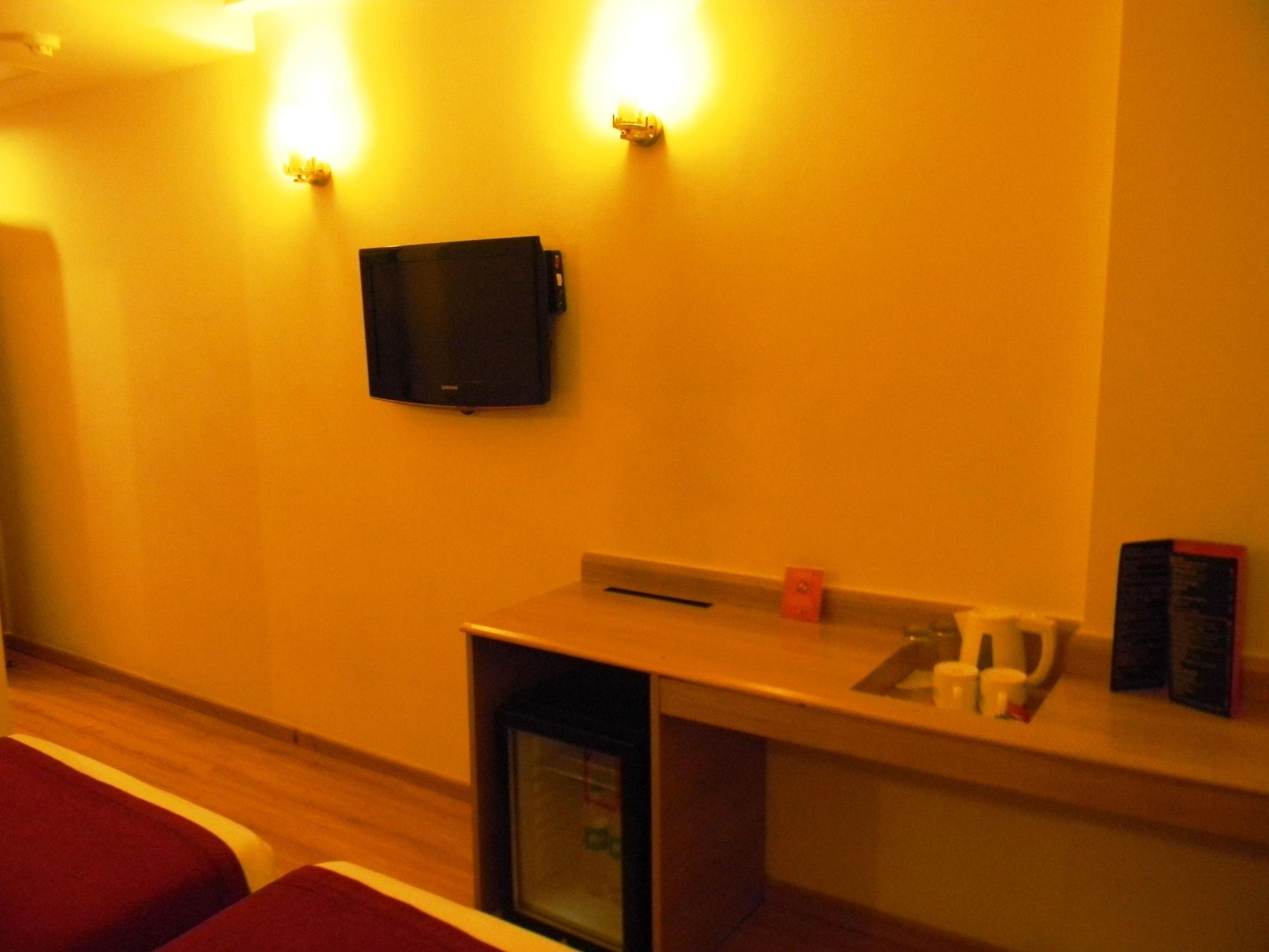 Red Fox Hotel, East Delhi Delhi (National Capital Territory of India) Exterior foto