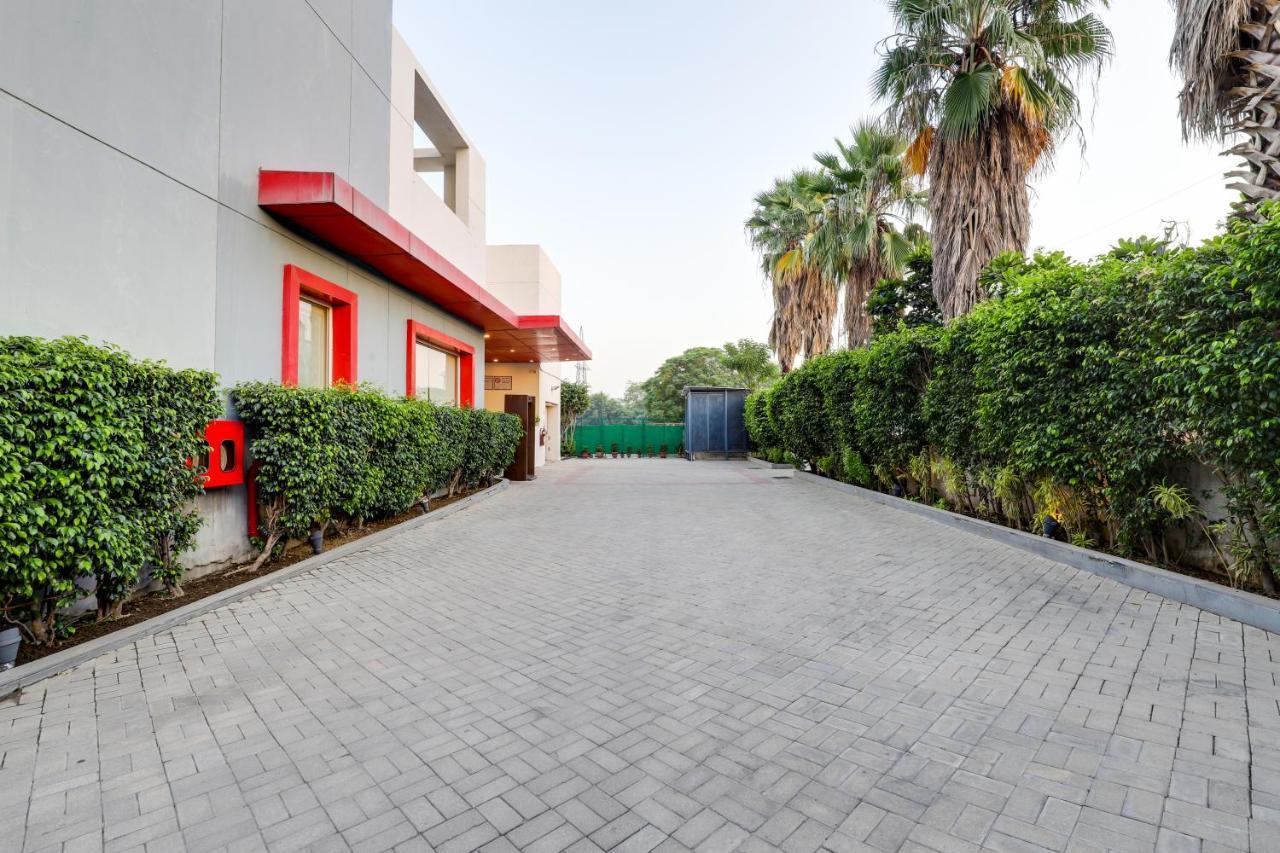 Red Fox Hotel, East Delhi Delhi (National Capital Territory of India) Exterior foto