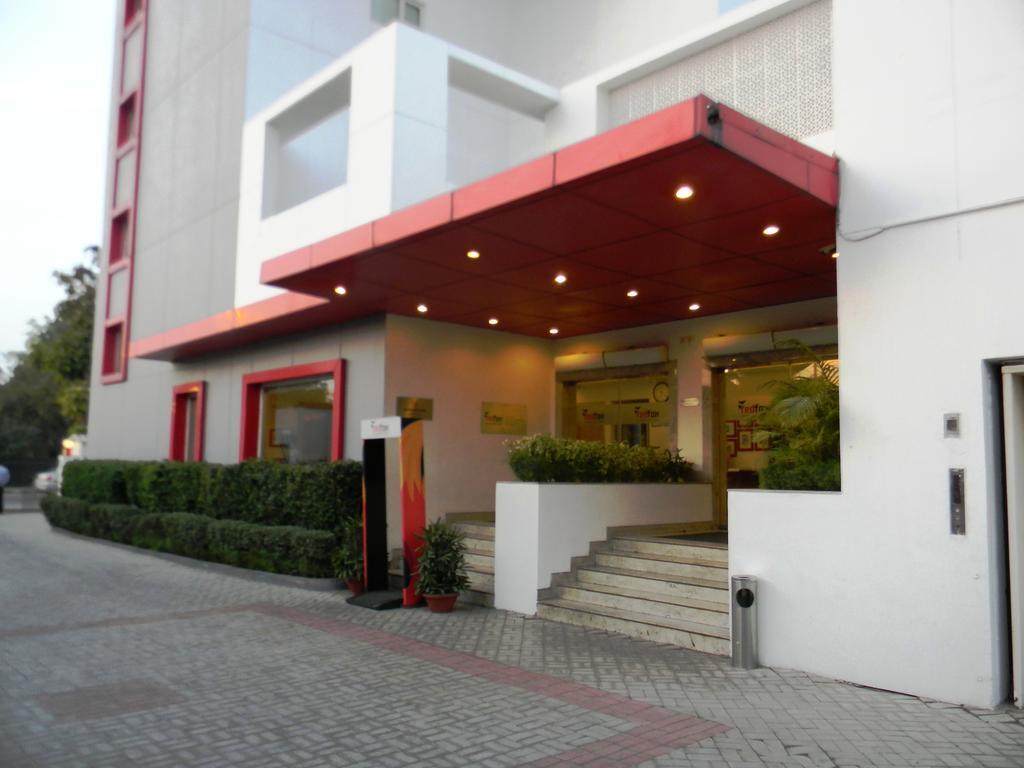 Red Fox Hotel, East Delhi Delhi (National Capital Territory of India) Exterior foto