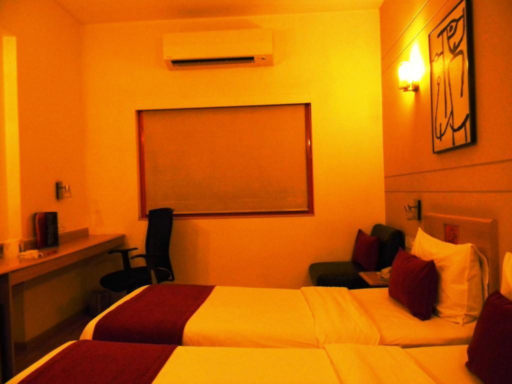 Red Fox Hotel, East Delhi Delhi (National Capital Territory of India) Exterior foto