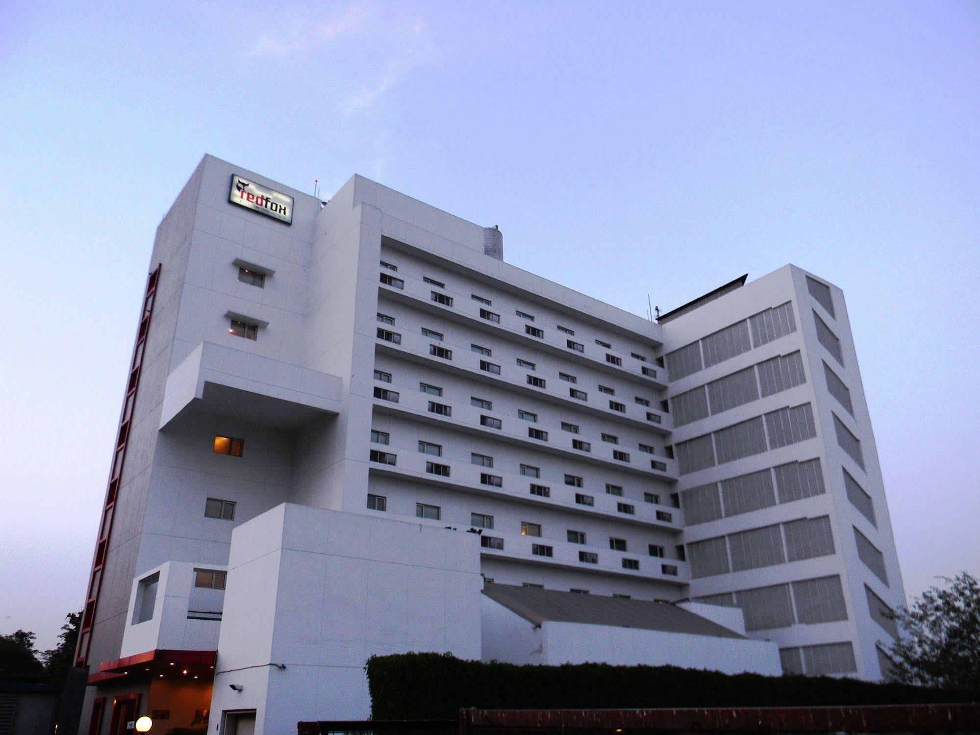 Red Fox Hotel, East Delhi Delhi (National Capital Territory of India) Exterior foto