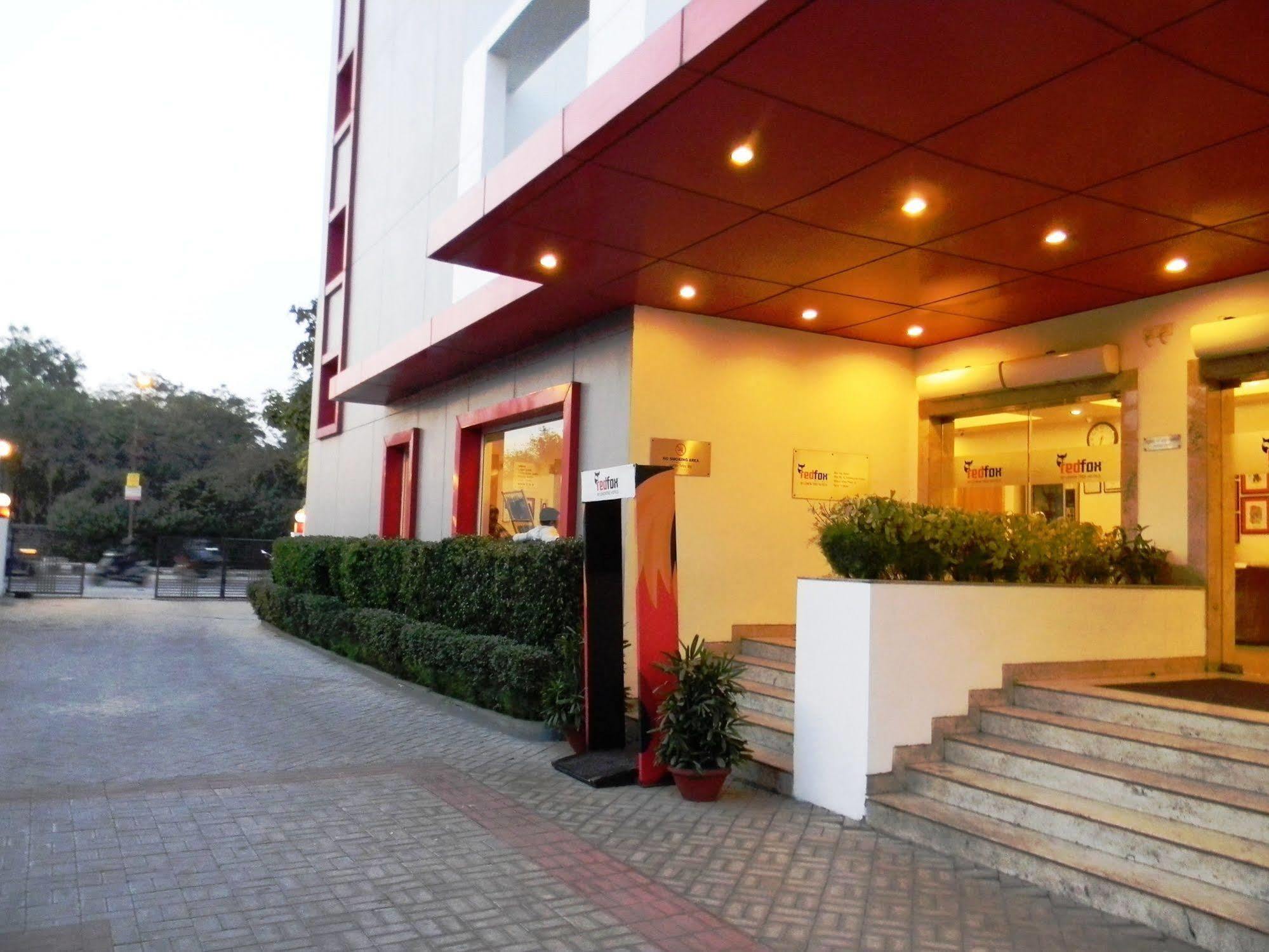 Red Fox Hotel, East Delhi Delhi (National Capital Territory of India) Exterior foto